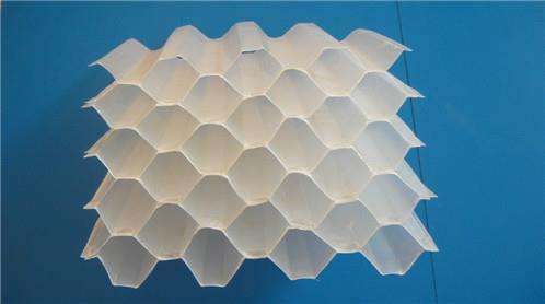 ɽ�|��Cб�ܵĳ����ٶȌ�ˮ�|(zh��)��Ӱ���